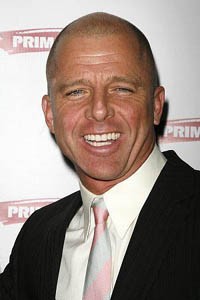 麥斯威爾考菲德